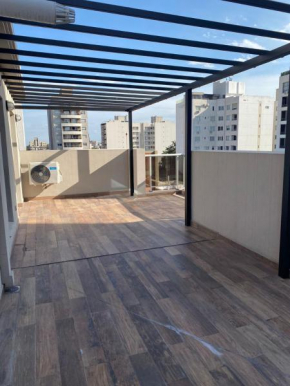 DEPARTAMENTO CON EXCELENTE UBICACION Y TERRAZA